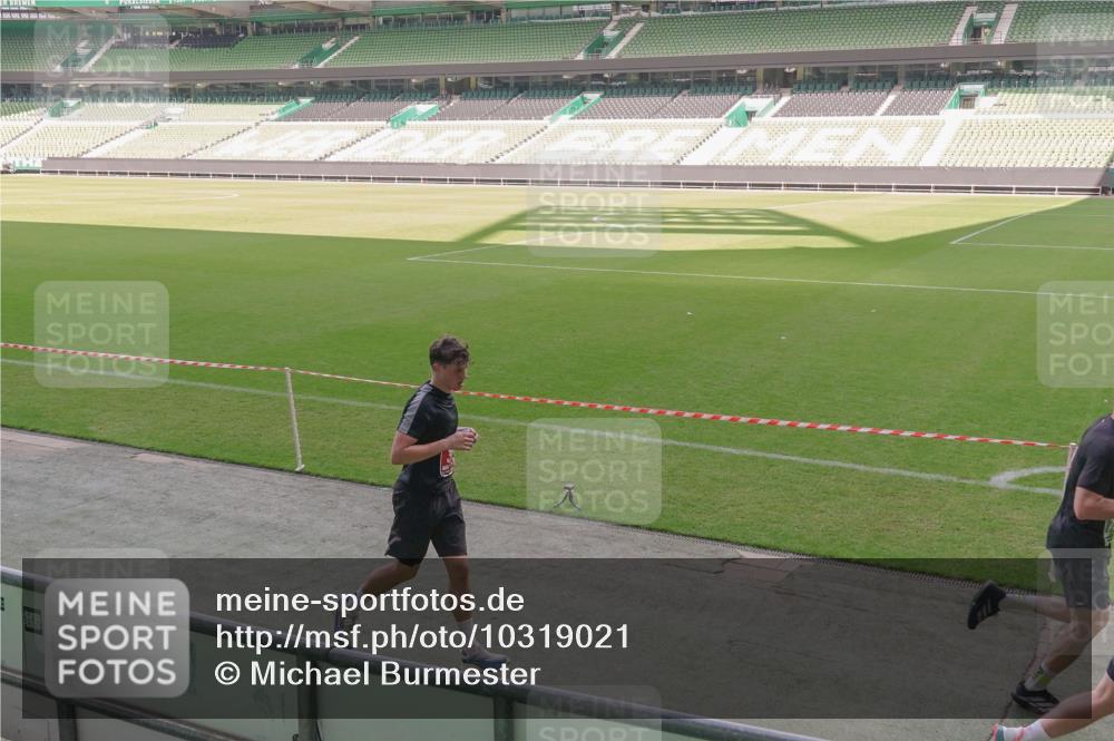 13.09.2026 - 21. swb-Marathon Bremen Michael Burmester http://msf.ph/oto/10319021 13.09.2026 12:54:10 Laufen im Stadion 102, 145, 161, 189, 201, 313, 376, 385, 461, 472, 481, 541, 560, 615, 616, 666, 675, 696, 740, 755, 816, 827, 982, 985, 987, 1053, 1056, 1076, 1207, 1419, 1433, 1445, 1468, 1528, 1551, 1599, 1631, 1658, 1664, 1704, 1707, 1814, 2055, 2280, 2350, 2362, 2383, 2390, 2401, 2422, 2454, 2474, 2499, 2623, 2701, 2733, 2801, 2820, 2824, 2858, 2870, 2882, 2913, 2922, 2962, 2971, 2997, 3012, 3054, 3134, 3175, 3206, 3236, 3241, 3356, 3357, 3362, 3413, 4605 meine-sportfotos.de