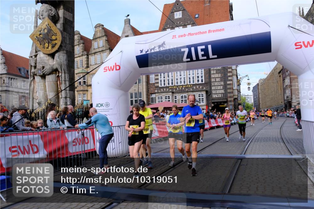13.09.2026 - 21. swb-Marathon Bremen Tim E. http://msf.ph/oto/10319051 13.09.2026 10:58:07 Ziel 10078, 10460, 10559, 10565, 10707, 10728, 11136, 11153, 11332, 11532, 11568, 11824, 11856, 11863, 12222, 12228, 12231, 12264, 12427, 12551, 12555 meine-sportfotos.de