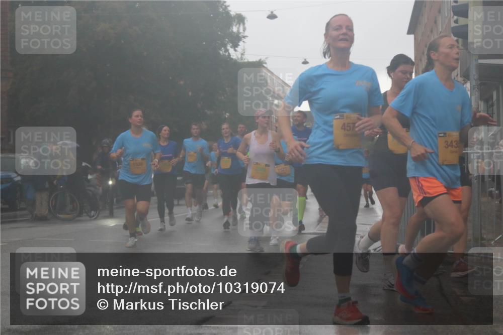 13.09.2026 - Kiel Lauf Markus Tischler http://msf.ph/oto/10319074 13.09.2026 10:50:15 Fleethörn 1526, 1527, 457, 343 meine-sportfotos.de