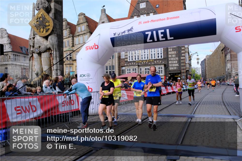 13.09.2026 - 21. swb-Marathon Bremen Tim E. http://msf.ph/oto/10319082 13.09.2026 10:58:08 Ziel 10078, 10460, 10559, 10565, 10707, 10728, 11136, 11153, 11332, 11532, 11568, 11824, 11856, 11863, 12228, 12231, 12264, 12427, 12551, 12555 meine-sportfotos.de