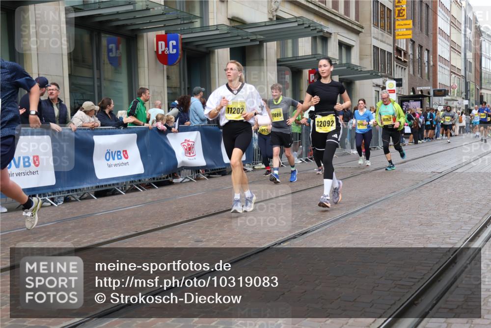 13.09.2026 - 21. swb-Marathon Bremen Strokosch-Dieckow http://msf.ph/oto/10319083 13.09.2026 10:58:14 Ziel 10878, 10879, 11004, 11030, 11152, 11189, 11202, 11384, 11403, 11455, 11488, 11686, 11743, 11750, 11906, 11953, 11955, 12092, 12180, 12237, 12320, 12499, 12505, 12518, 10249, 10494, 10530, 10543, 10559, 10604, 10673, 10750, 10798, 10826, 10828, 10903, 10914, 10931, 10932, 11120, 11131, 11136, 11295, 11332, 11388, 11420, 11752, 11863, 11884, 11906, 11952, 12017, 12386, 12387, 12441, 12482, 12551 meine-sportfotos.de