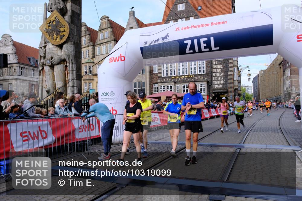 13.09.2026 - 21. swb-Marathon Bremen Tim E. http://msf.ph/oto/10319099 13.09.2026 10:58:08 Ziel 10078, 10460, 10559, 10565, 10707, 10728, 11136, 11153, 11332, 11532, 11568, 11824, 11856, 11863, 12228, 12231, 12264, 12427, 12551, 12555 meine-sportfotos.de