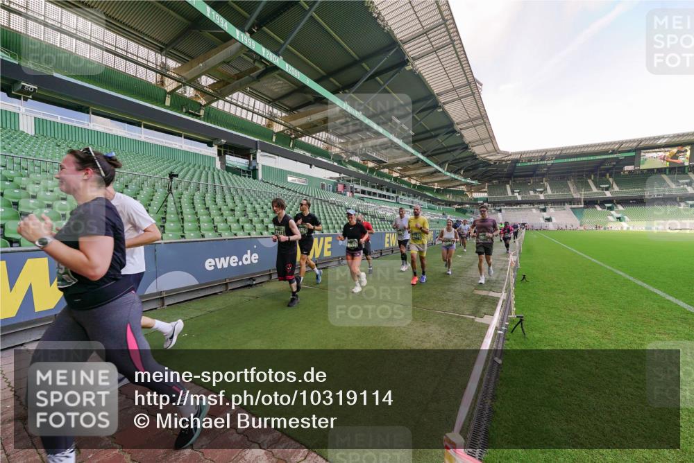 13.09.2026 - 21. swb-Marathon Bremen Michael Burmester http://msf.ph/oto/10319114 13.09.2026 13:17:40 Laufen im Stadion 134, 153, 267, 271, 311, 404, 449, 546, 588, 732, 753, 837, 990, 1057, 1185, 1312, 1424, 1425, 1465, 1539, 1790, 1813, 1825, 1844, 1868, 1987, 2056, 2067, 2096, 2123, 2259, 2357, 2358, 2363, 2381, 2389, 2419, 2532, 2550, 2562, 2586, 2601, 2614, 2647, 2655, 2778, 2797, 2821, 2849, 2857, 2880, 2893, 2974, 2984, 2996, 2999, 3096, 3100, 3104, 3146, 3180, 3195, 3210, 3213, 3314, 3337, 3366, 3387, 3421, 3431, 3476, 3479, 3501, 3506, 3537, 3548, 3633, 3654, 3740, 4478 meine-sportfotos.de