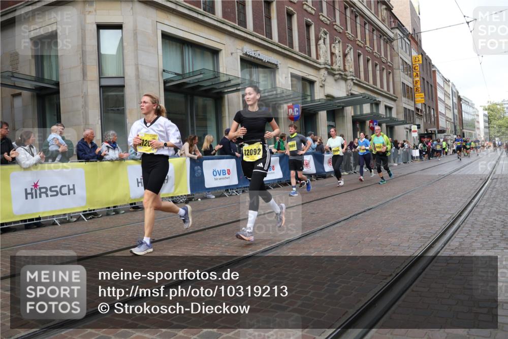 13.09.2026 - 21. swb-Marathon Bremen Strokosch-Dieckow http://msf.ph/oto/10319213 13.09.2026 10:58:15 Ziel 10878, 10879, 11004, 11030, 11152, 11189, 11202, 11228, 11384, 11403, 11455, 11488, 11686, 11743, 11750, 11953, 11955, 12092, 12180, 12237, 12320, 12499, 12505, 12518, 10249, 10494, 10530, 10543, 10559, 10604, 10673, 10750, 10798, 10826, 10828, 10903, 10914, 10931, 10932, 11120, 11131, 11136, 11202, 11295, 11332, 11388, 11420, 11752, 11863, 11884, 11906, 11952, 12017, 12386, 12387, 12441, 12482, 12551 meine-sportfotos.de