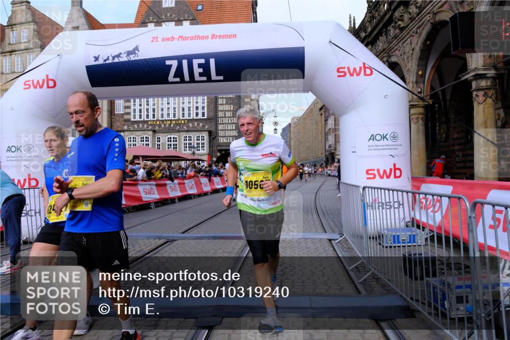 13.09.2026 - 21. swb-Marathon Bremen Tim E. http://msf.ph/oto/10319240 13.09.2026 10:58:11 Ziel 10078, 10460, 10559, 10565, 10707, 10728, 11136, 11153, 11332, 11532, 11568, 11824, 11856, 11863, 12228, 12231, 12427, 12551, 12555 meine-sportfotos.de