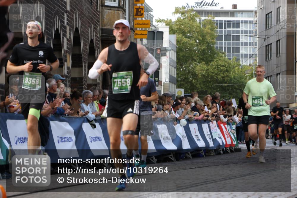 13.09.2026 - 21. swb-Marathon Bremen Strokosch-Dieckow http://msf.ph/oto/10319264 13.09.2026 13:07:42 Ziel 1863, 2706, 3043, 3118, 4743, 4808, 7636, 8060, 8098, 8467, 8980, 9927, 969, 4732, 4852, 7558, 9356, 13160 meine-sportfotos.de