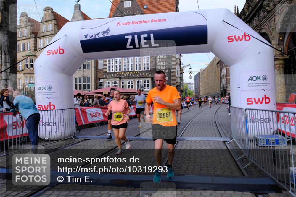 13.09.2026 - 21. swb-Marathon Bremen Tim E. http://msf.ph/oto/10319293 13.09.2026 10:58:13 Ziel 10078, 10543, 10559, 10565, 10604, 10707, 10728, 10826, 11136, 11153, 11332, 11532, 11568, 11824, 11856, 11863, 12228, 12231, 12427, 12551, 12555 meine-sportfotos.de