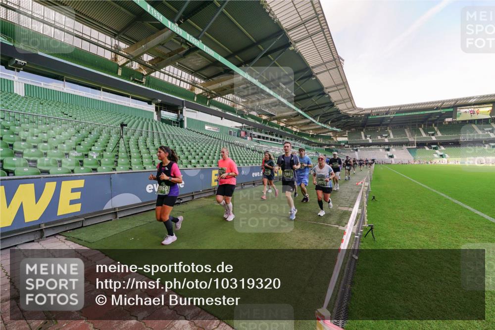 13.09.2026 - 21. swb-Marathon Bremen Michael Burmester http://msf.ph/oto/10319320 13.09.2026 13:18:01 Laufen im Stadion 134, 267, 271, 311, 404, 449, 486, 546, 588, 732, 753, 837, 921, 990, 1057, 1424, 1425, 1431, 1765, 1790, 1813, 1825, 1844, 1868, 1987, 2056, 2067, 2096, 2123, 2137, 2259, 2294, 2357, 2358, 2381, 2389, 2419, 2453, 2532, 2550, 2562, 2586, 2601, 2614, 2647, 2655, 2797, 2821, 2849, 2857, 2879, 2880, 2893, 2984, 2996, 2999, 3096, 3100, 3104, 3146, 3180, 3195, 3210, 3213, 3314, 3337, 3366, 3421, 3431, 3476, 3479, 3501, 3506, 3537, 3548, 3619, 3633, 3654, 3740, 3879, 4478 meine-sportfotos.de