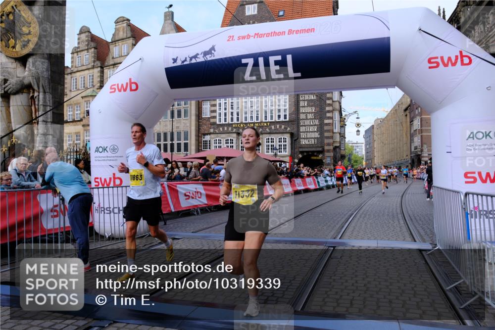 13.09.2026 - 21. swb-Marathon Bremen Tim E. http://msf.ph/oto/10319339 13.09.2026 10:58:15 Ziel 10078, 10543, 10559, 10565, 10604, 10707, 10728, 10826, 10903, 10931, 10932, 11136, 11332, 11824, 11856, 11863, 12228, 12231, 12427, 12551, 12555 meine-sportfotos.de