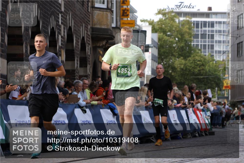 13.09.2026 - 21. swb-Marathon Bremen Strokosch-Dieckow http://msf.ph/oto/10319408 13.09.2026 13:07:44 Ziel 1863, 2706, 3043, 3118, 4743, 4808, 7803, 8060, 8098, 8467, 8980, 969, 4732, 4852, 13160 meine-sportfotos.de
