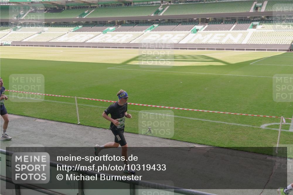 13.09.2026 - 21. swb-Marathon Bremen Michael Burmester http://msf.ph/oto/10319433 13.09.2026 12:54:35 Laufen im Stadion 145, 161, 189, 201, 205, 313, 376, 385, 388, 461, 472, 481, 495, 541, 560, 615, 616, 666, 675, 696, 740, 755, 816, 827, 982, 985, 987, 1053, 1056, 1076, 1197, 1207, 1390, 1419, 1433, 1445, 1468, 1551, 1599, 1631, 1658, 1664, 1704, 1707, 1814, 2055, 2125, 2234, 2251, 2280, 2362, 2383, 2390, 2401, 2422, 2454, 2474, 2499, 2623, 2701, 2733, 2801, 2820, 2824, 2870, 2882, 2913, 2922, 2962, 2971, 2997, 3012, 3054, 3134, 3175, 3206, 3241, 3246, 3346, 3356, 3357, 3413, 3706, 3716, 3836 meine-sportfotos.de