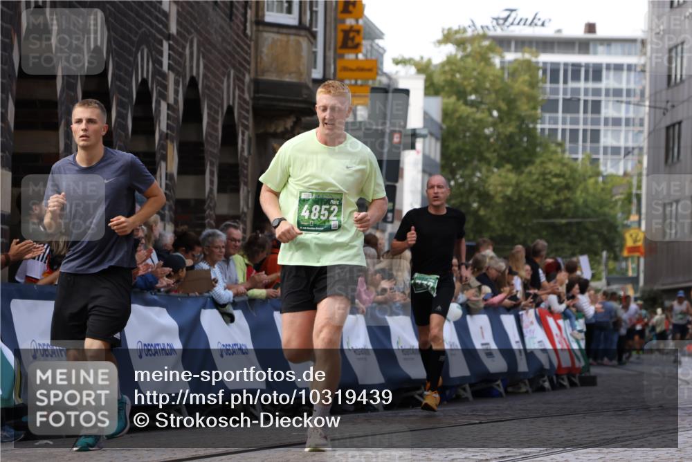 13.09.2026 - 21. swb-Marathon Bremen Strokosch-Dieckow http://msf.ph/oto/10319439 13.09.2026 13:07:44 Ziel 1863, 2706, 3043, 3118, 4743, 4808, 7803, 8060, 8098, 8467, 8980, 969, 4732, 4852, 13160 meine-sportfotos.de