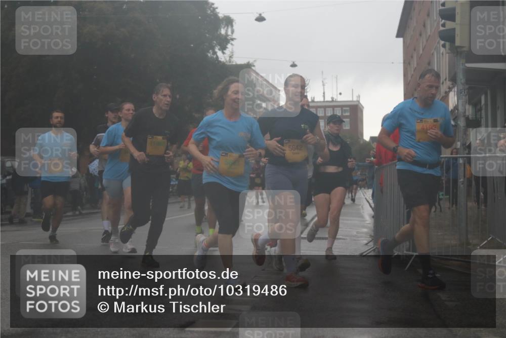 13.09.2026 - Kiel Lauf Markus Tischler http://msf.ph/oto/10319486 13.09.2026 10:50:45 Fleethörn 8863, 11988, 5642, 4195 meine-sportfotos.de