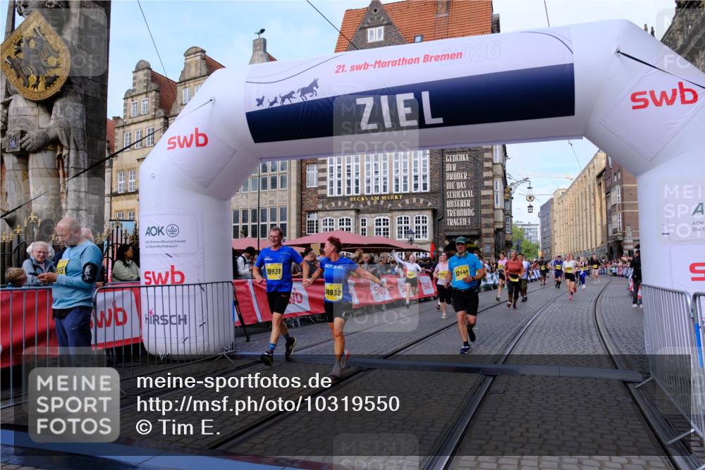 13.09.2026 - 21. swb-Marathon Bremen Tim E. http://msf.ph/oto/10319550 13.09.2026 10:58:23 Ziel 10494, 10543, 10559, 10604, 10673, 10750, 10798, 10826, 10828, 10903, 10914, 10931, 10932, 11136, 11295, 11332, 11388, 11752, 11863, 11884, 12017, 12386, 12387, 12441, 12482, 12551 meine-sportfotos.de