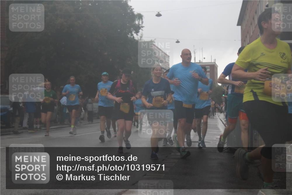 13.09.2026 - Kiel Lauf Markus Tischler http://msf.ph/oto/10319571 13.09.2026 10:50:55 Fleethörn 3153, 8483, 11048, 5924 meine-sportfotos.de