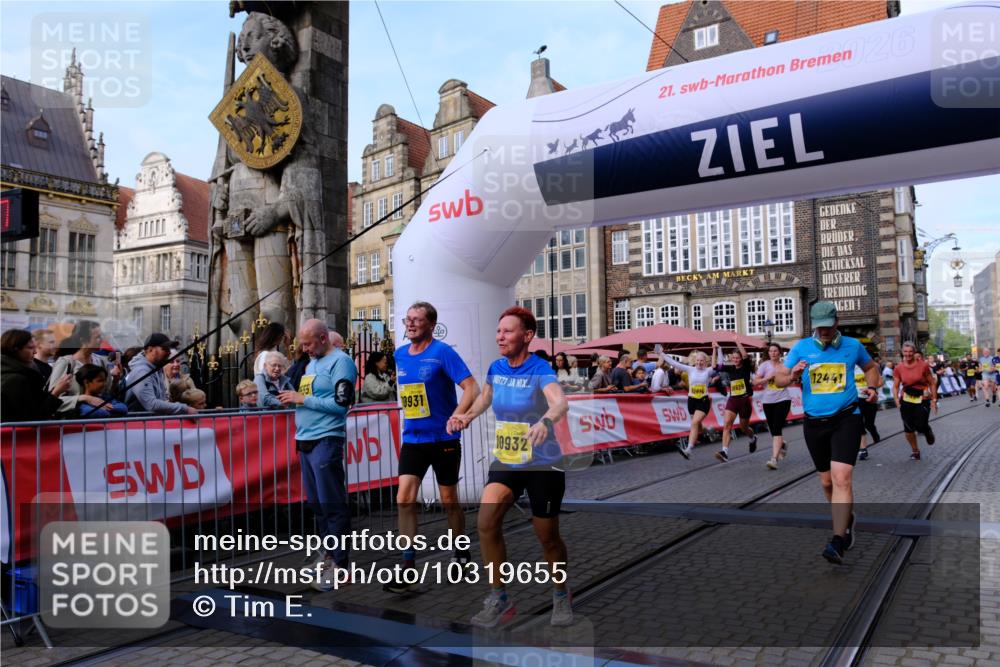 13.09.2026 - 21. swb-Marathon Bremen Tim E. http://msf.ph/oto/10319655 13.09.2026 10:58:24 Ziel 10249, 10494, 10543, 10559, 10604, 10673, 10750, 10798, 10826, 10828, 10903, 10914, 10931, 10932, 11120, 11136, 11295, 11332, 11388, 11420, 11752, 11863, 11884, 11952, 12017, 12386, 12387, 12441, 12482, 12551 meine-sportfotos.de