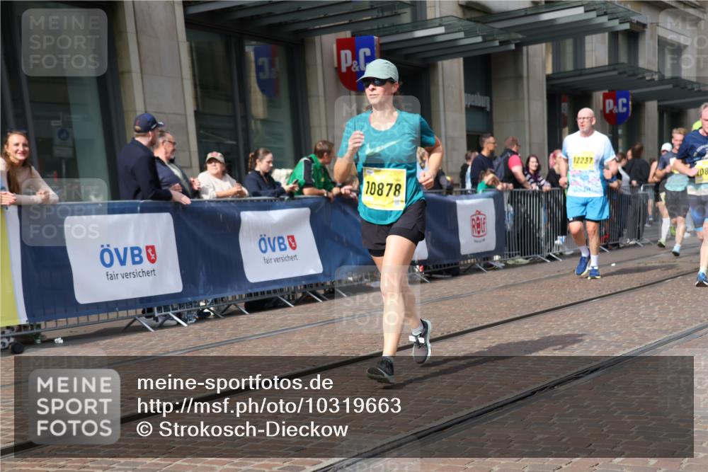 13.09.2026 - 21. swb-Marathon Bremen Strokosch-Dieckow http://msf.ph/oto/10319663 13.09.2026 10:58:26 Ziel 10254, 10485, 10787, 10794, 10832, 10878, 10879, 10948, 11030, 11189, 11228, 11278, 11488, 11743, 11955, 12130, 12176, 12180, 12237, 12320, 12414, 12499, 12505, 10249, 10494, 10530, 10673, 10750, 10798, 10828, 10903, 10914, 10931, 10932, 11004, 11120, 11131, 11152, 11202, 11295, 11384, 11388, 11403, 11420, 11455, 11686, 11750, 11752, 11884, 11906, 11952, 11953, 12017, 12092, 12180, 12386, 12387, 12441, 12482, 12518 meine-sportfotos.de