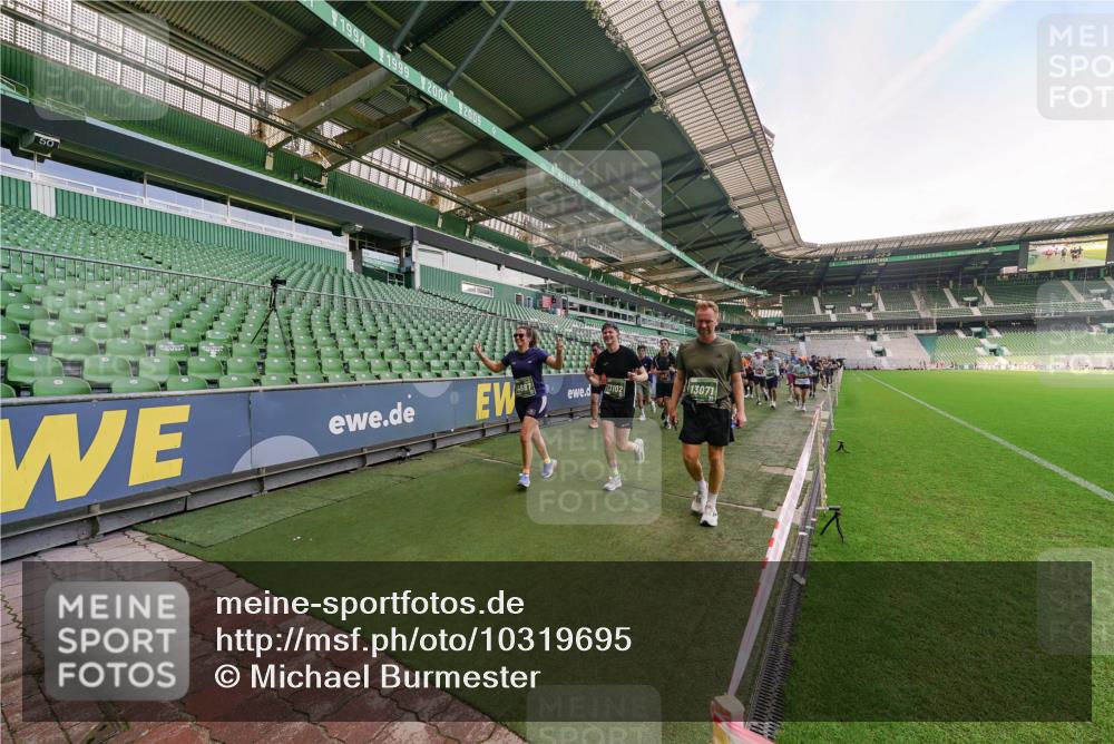 13.09.2026 - 21. swb-Marathon Bremen Michael Burmester http://msf.ph/oto/10319695 13.09.2026 13:18:43 Laufen im Stadion 311, 333, 404, 486, 512, 546, 732, 753, 837, 921, 938, 1424, 1425, 1431, 1506, 1765, 1790, 1844, 1868, 2056, 2096, 2123, 2137, 2224, 2240, 2294, 2315, 2357, 2358, 2389, 2419, 2453, 2557, 2563, 2601, 2614, 2622, 2647, 2689, 2703, 2786, 2843, 2845, 2849, 2857, 2879, 2880, 2893, 2944, 2983, 2984, 2999, 3031, 3046, 3072, 3096, 3100, 3146, 3180, 3189, 3198, 3210, 3285, 3287, 3337, 3421, 3431, 3476, 3537, 3548, 3619, 3633, 3654, 3740, 3879, 4478 meine-sportfotos.de