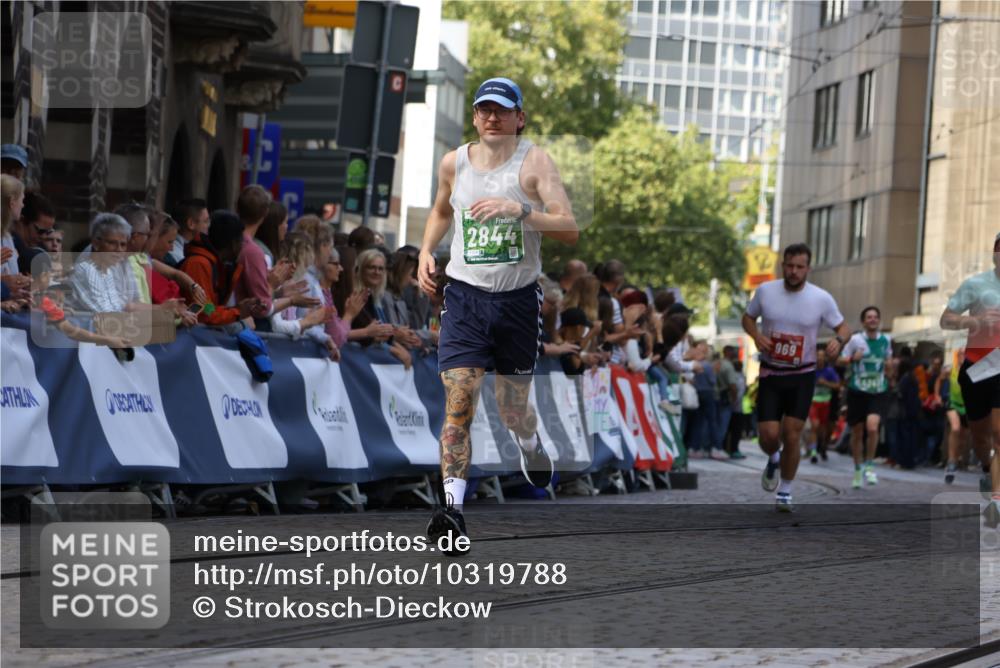 13.09.2026 - 21. swb-Marathon Bremen Strokosch-Dieckow http://msf.ph/oto/10319788 13.09.2026 13:08:03 Ziel 819, 969, 2135, 4732, 4852, 4990, 5570, 5976, 7558, 7803, 8611, 8737, 9035, 9356, 2098, 2266, 2844, 3808, 4247, 5594 meine-sportfotos.de