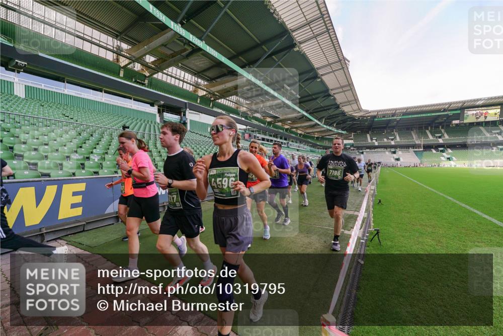 13.09.2026 - 21. swb-Marathon Bremen Michael Burmester http://msf.ph/oto/10319795 13.09.2026 13:18:53 Laufen im Stadion 311, 333, 404, 486, 512, 546, 732, 753, 837, 921, 938, 1156, 1424, 1425, 1431, 1506, 1765, 1790, 1844, 1868, 2056, 2123, 2137, 2224, 2240, 2294, 2315, 2357, 2358, 2419, 2453, 2557, 2563, 2601, 2614, 2622, 2647, 2689, 2702, 2703, 2722, 2786, 2843, 2845, 2849, 2857, 2879, 2880, 2893, 2944, 2983, 2999, 3031, 3046, 3072, 3096, 3100, 3116, 3146, 3180, 3189, 3198, 3210, 3263, 3285, 3287, 3337, 3421, 3431, 3476, 3537, 3548, 3619, 3633, 3654, 3740, 3879, 4478 meine-sportfotos.de