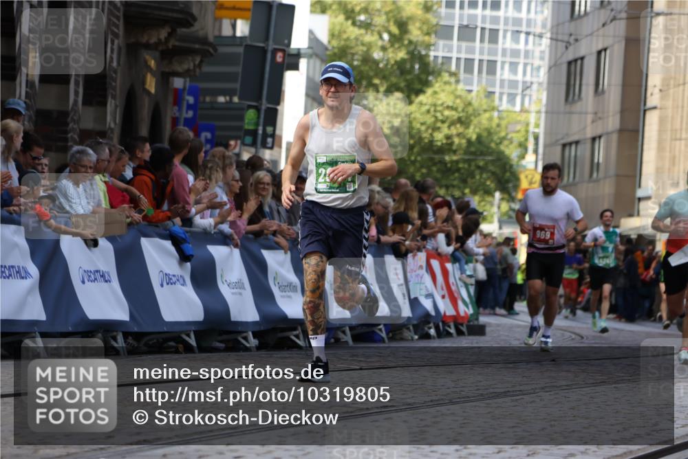 13.09.2026 - 21. swb-Marathon Bremen Strokosch-Dieckow http://msf.ph/oto/10319805 13.09.2026 13:08:03 Ziel 819, 969, 2135, 4732, 4852, 4990, 5570, 5976, 7558, 7803, 8611, 8737, 9035, 9356, 2098, 2266, 2844, 3808, 4247, 5594 meine-sportfotos.de