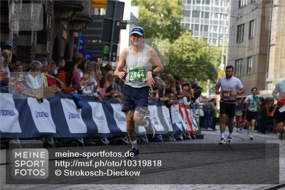 13.09.2026 - 21. swb-Marathon Bremen Strokosch-Dieckow http://msf.ph/oto/10319818 13.09.2026 13:08:03 Ziel 819, 969, 2135, 4732, 4852, 4990, 5570, 5976, 7558, 7803, 8611, 8737, 9035, 9356, 2098, 2266, 2844, 3808, 4247, 5594 meine-sportfotos.de