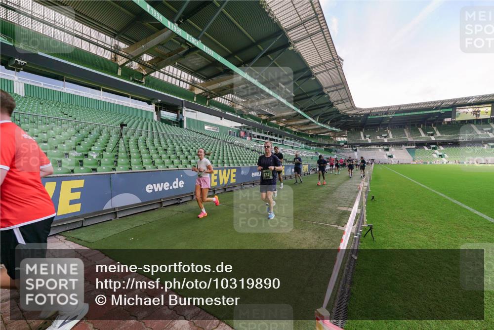 13.09.2026 - 21. swb-Marathon Bremen Michael Burmester http://msf.ph/oto/10319890 13.09.2026 13:19:01 Laufen im Stadion 311, 333, 404, 486, 512, 546, 732, 753, 837, 921, 938, 1156, 1431, 1506, 1765, 1844, 1868, 1916, 2056, 2123, 2137, 2224, 2240, 2294, 2315, 2357, 2358, 2453, 2557, 2563, 2601, 2614, 2622, 2626, 2647, 2689, 2702, 2703, 2722, 2786, 2843, 2845, 2849, 2857, 2879, 2880, 2893, 2944, 2983, 2999, 3031, 3046, 3072, 3096, 3100, 3116, 3146, 3180, 3189, 3198, 3210, 3243, 3263, 3285, 3287, 3315, 3337, 3421, 3476, 3537, 3548, 3619, 3633, 3654, 3740, 3879, 4478 meine-sportfotos.de