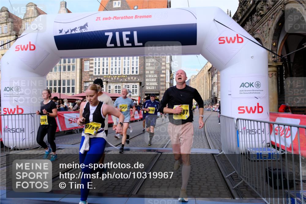 13.09.2026 - 21. swb-Marathon Bremen Tim E. http://msf.ph/oto/10319967 13.09.2026 10:58:31 Ziel 10249, 10494, 10530, 10543, 10604, 10673, 10750, 10798, 10826, 10828, 10903, 10914, 10931, 10932, 11120, 11131, 11202, 11295, 11388, 11403, 11420, 11750, 11752, 11884, 11906, 11952, 12017, 12092, 12386, 12387, 12441, 12482 meine-sportfotos.de