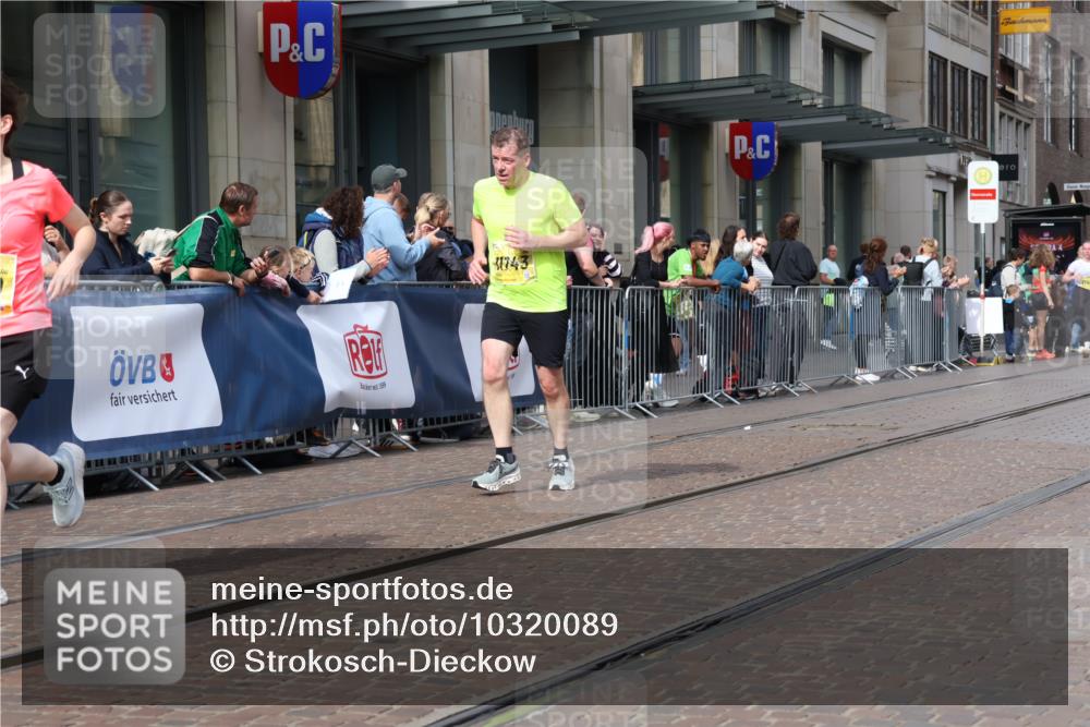 13.09.2026 - 21. swb-Marathon Bremen Strokosch-Dieckow http://msf.ph/oto/10320089 13.09.2026 10:58:33 Ziel 10254, 10383, 10427, 10477, 10485, 10787, 10794, 10832, 10843, 10948, 11030, 11034, 11228, 11267, 11278, 11488, 11602, 11743, 12015, 12127, 12130, 12131, 12176, 12271, 12414, 10249, 10530, 10750, 10798, 10878, 10879, 11004, 11120, 11131, 11152, 11189, 11202, 11384, 11388, 11403, 11420, 11455, 11686, 11750, 11906, 11952, 11953, 11955, 12017, 12092, 12180, 12237, 12320, 12386, 12387, 12499, 12505, 12518 meine-sportfotos.de