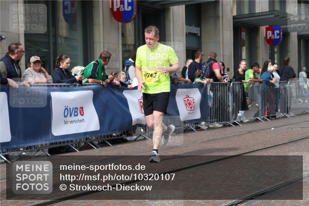 13.09.2026 - 21. swb-Marathon Bremen Strokosch-Dieckow http://msf.ph/oto/10320107 13.09.2026 10:58:33 Ziel 10254, 10383, 10427, 10477, 10485, 10787, 10794, 10832, 10843, 10948, 11030, 11034, 11228, 11267, 11278, 11488, 11602, 11743, 12015, 12127, 12130, 12131, 12176, 12271, 12414, 10249, 10530, 10750, 10798, 10878, 10879, 11004, 11120, 11131, 11152, 11189, 11202, 11384, 11388, 11403, 11420, 11455, 11686, 11750, 11906, 11952, 11953, 11955, 12017, 12092, 12180, 12237, 12320, 12386, 12387, 12499, 12505, 12518 meine-sportfotos.de