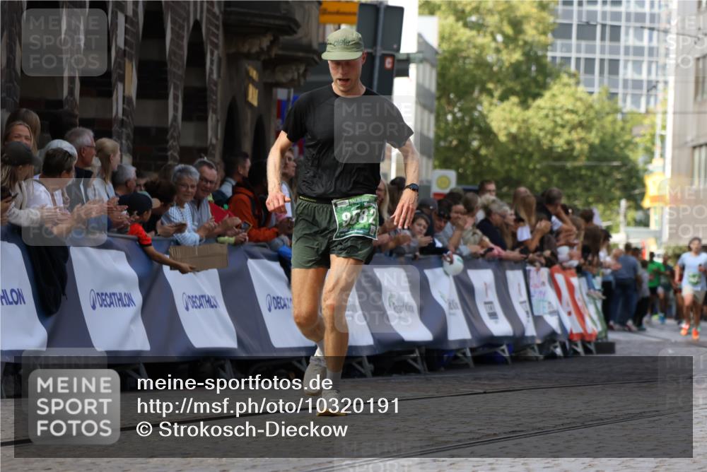 13.09.2026 - 21. swb-Marathon Bremen Strokosch-Dieckow http://msf.ph/oto/10320191 13.09.2026 13:08:16 Ziel 969, 4732, 4852, 6692, 13091, 13160, 339, 678, 1335, 1696, 4082, 4247, 4888, 5424, 8655, 9084, 9582 meine-sportfotos.de