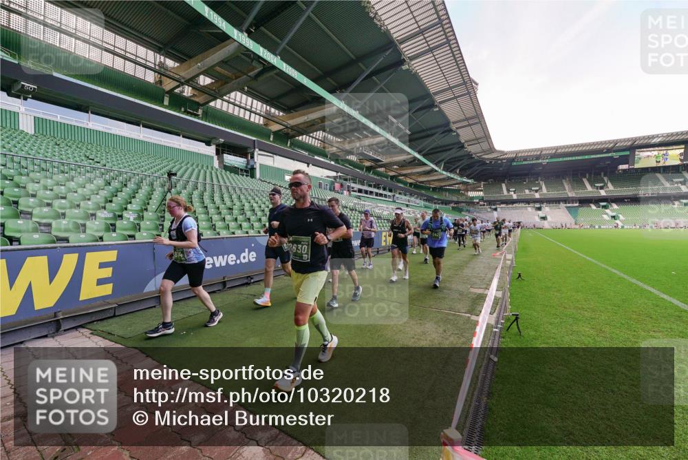 13.09.2026 - 21. swb-Marathon Bremen Michael Burmester http://msf.ph/oto/10320218 13.09.2026 13:19:36 Laufen im Stadion 333, 464, 486, 512, 546, 921, 938, 1066, 1129, 1156, 1409, 1431, 1446, 1506, 1697, 1756, 1765, 1815, 1916, 2028, 2123, 2137, 2224, 2240, 2294, 2315, 2349, 2453, 2533, 2557, 2563, 2614, 2622, 2626, 2689, 2694, 2695, 2702, 2703, 2722, 2756, 2786, 2843, 2845, 2849, 2857, 2879, 2944, 2983, 2999, 3031, 3046, 3059, 3072, 3096, 3100, 3116, 3139, 3189, 3198, 3243, 3263, 3264, 3285, 3287, 3310, 3315, 3619, 3740, 3879, 4478 meine-sportfotos.de