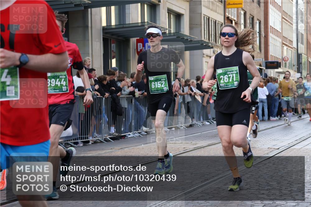 13.09.2026 - 21. swb-Marathon Bremen Strokosch-Dieckow http://msf.ph/oto/10320439 13.09.2026 13:17:51 Ziel 948, 1631, 1797, 1872, 2001, 2260, 2634, 2671, 3241, 3458, 3514, 3634, 4131, 4733, 5292, 5460, 5695, 5935, 5948, 6152, 6290, 6448, 7491, 7954, 8094, 8805, 8869, 8943, 8944, 9134, 9609, 9837, 10065, 560, 771, 948, 1297, 2001, 2008, 2125, 2234, 2812, 3051, 3192, 3760, 4171, 4286, 4374, 4498, 4499, 4620, 5041, 5530, 5550, 5817, 5935, 7901, 8100, 8250, 8446, 9400, 9505, 9595, 9596, 13041, 13107 meine-sportfotos.de