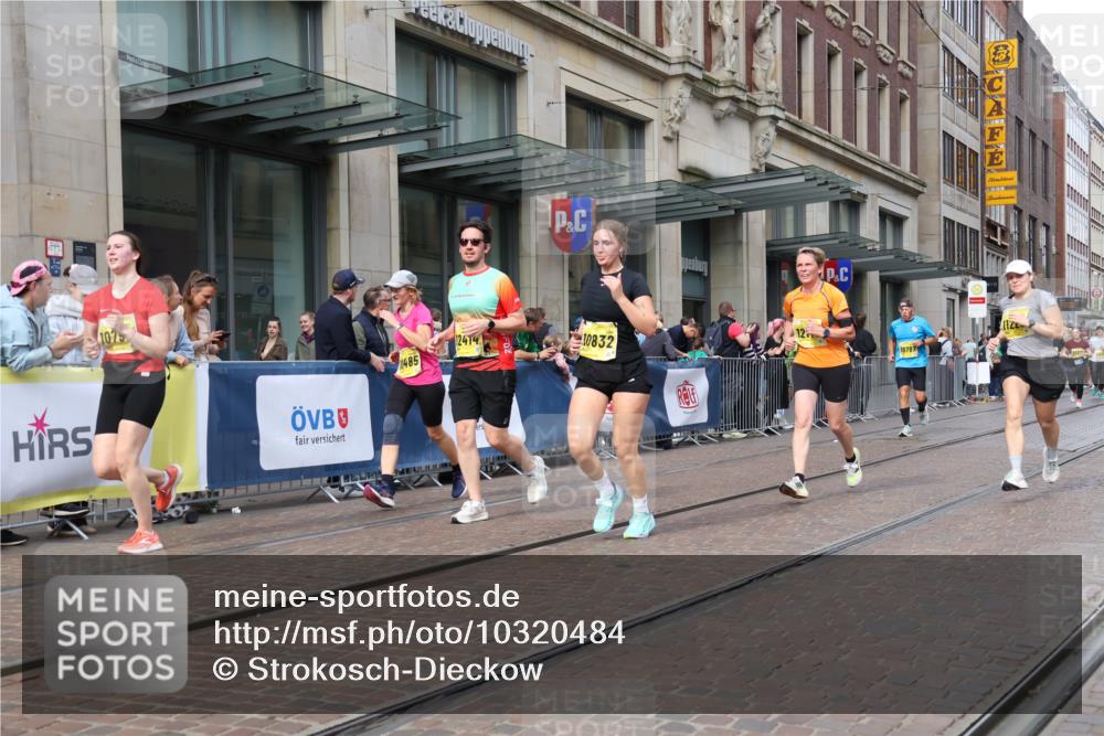 13.09.2026 - 21. swb-Marathon Bremen Strokosch-Dieckow http://msf.ph/oto/10320484 13.09.2026 10:58:44 Ziel 10254, 10383, 10415, 10427, 10477, 10485, 10668, 10787, 10794, 10832, 10843, 10948, 11034, 11125, 11267, 11278, 11301, 11302, 11602, 11913, 12015, 12118, 12127, 12130, 12131, 12176, 12200, 12271, 12297, 12414, 10832, 10878, 10879, 10948, 11004, 11030, 11152, 11189, 11228, 11384, 11455, 11488, 11686, 11743, 11953, 11955, 12180, 12237, 12320, 12499, 12505, 12518 meine-sportfotos.de