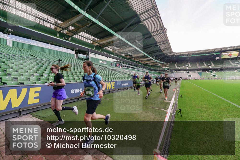 13.09.2026 - 21. swb-Marathon Bremen Michael Burmester http://msf.ph/oto/10320498 13.09.2026 13:20:03 Laufen im Stadion 333, 464, 486, 512, 704, 921, 938, 1066, 1129, 1156, 1409, 1431, 1439, 1446, 1506, 1697, 1756, 1765, 1815, 1846, 1916, 2010, 2028, 2064, 2139, 2224, 2240, 2278, 2315, 2349, 2394, 2395, 2417, 2437, 2501, 2519, 2533, 2557, 2563, 2588, 2622, 2626, 2689, 2694, 2695, 2702, 2703, 2722, 2756, 2786, 2793, 2843, 2845, 2886, 2944, 2983, 3004, 3017, 3018, 3031, 3035, 3036, 3037, 3046, 3059, 3072, 3102, 3116, 3139, 3189, 3198, 3243, 3263, 3264, 3285, 3287, 3310, 3315, 3619, 3879 meine-sportfotos.de