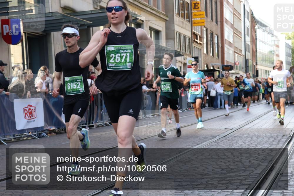 13.09.2026 - 21. swb-Marathon Bremen Strokosch-Dieckow http://msf.ph/oto/10320506 13.09.2026 13:17:52 Ziel 1146, 1631, 1797, 1872, 2260, 2634, 2671, 3241, 3458, 3514, 3634, 4131, 4733, 5292, 5460, 5695, 5948, 6152, 6290, 6448, 7491, 7954, 8094, 8805, 8869, 8943, 8944, 9134, 9609, 9837, 10065, 13150, 560, 771, 948, 1297, 2001, 2008, 2125, 2234, 2812, 3051, 3192, 3760, 4171, 4286, 4374, 4498, 4499, 4620, 5041, 5530, 5550, 5817, 5935, 7901, 8100, 8250, 8869, 9400, 9505, 9595, 9596, 9837, 13041, 13107 meine-sportfotos.de