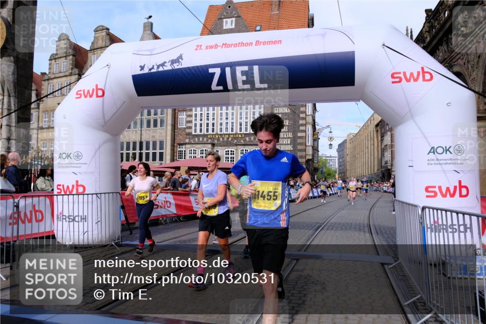 13.09.2026 - 21. swb-Marathon Bremen Tim E. http://msf.ph/oto/10320531 13.09.2026 10:58:42 Ziel 10249, 10530, 10750, 10798, 10878, 10879, 11004, 11120, 11131, 11152, 11202, 11384, 11388, 11403, 11420, 11455, 11686, 11750, 11906, 11952, 11953, 12017, 12092, 12180, 12386, 12387, 12499, 12518 meine-sportfotos.de