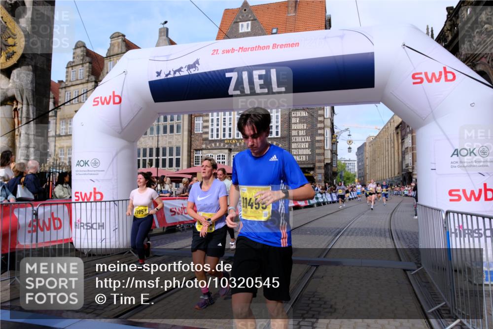 13.09.2026 - 21. swb-Marathon Bremen Tim E. http://msf.ph/oto/10320545 13.09.2026 10:58:42 Ziel 10249, 10530, 10750, 10798, 10878, 10879, 11004, 11120, 11131, 11152, 11202, 11384, 11388, 11403, 11420, 11455, 11686, 11750, 11906, 11952, 11953, 12017, 12092, 12180, 12386, 12387, 12499, 12518 meine-sportfotos.de