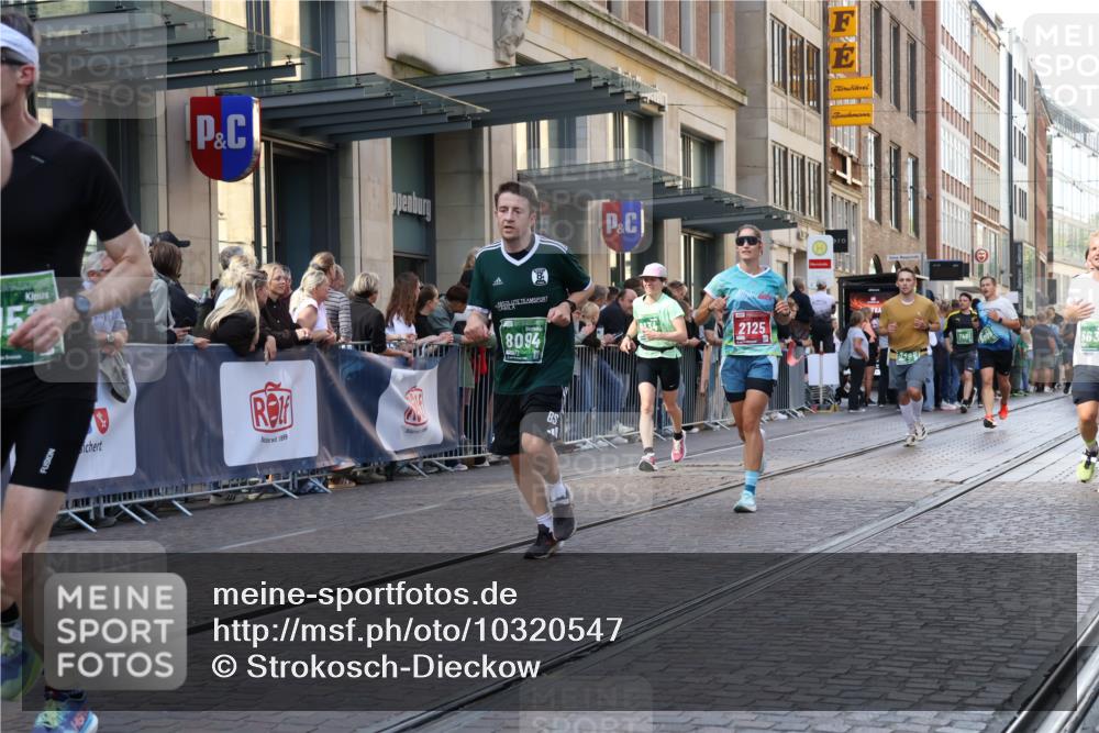 13.09.2026 - 21. swb-Marathon Bremen Strokosch-Dieckow http://msf.ph/oto/10320547 13.09.2026 13:17:52 Ziel 1146, 1631, 1797, 1872, 2260, 2634, 2671, 3241, 3458, 3514, 3634, 4131, 4733, 5292, 5460, 5695, 5948, 6152, 6290, 6448, 7491, 7954, 8094, 8805, 8869, 8943, 8944, 9134, 9609, 9837, 10065, 13150, 560, 771, 948, 1297, 2001, 2008, 2125, 2234, 2812, 3051, 3192, 3760, 4171, 4286, 4374, 4498, 4499, 4620, 5041, 5530, 5550, 5817, 5935, 7901, 8100, 8250, 8869, 9400, 9505, 9595, 9596, 9837, 13041, 13107 meine-sportfotos.de