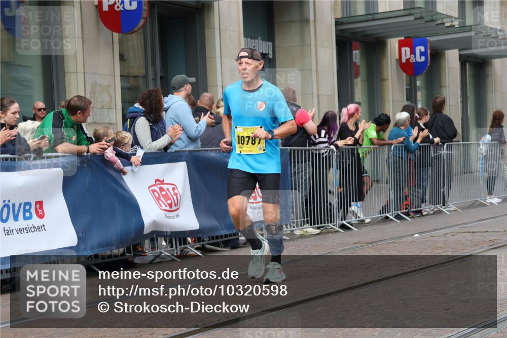 13.09.2026 - 21. swb-Marathon Bremen Strokosch-Dieckow http://msf.ph/oto/10320598 13.09.2026 10:58:47 Ziel 10254, 10383, 10415, 10427, 10477, 10492, 10668, 10787, 10794, 10843, 11034, 11086, 11125, 11267, 11278, 11301, 11302, 11602, 11913, 12015, 12118, 12127, 12130, 12131, 12176, 12200, 12271, 12297, 12414, 12541, 10254, 10485, 10794, 10832, 10878, 10879, 10948, 11030, 11189, 11228, 11384, 11488, 11743, 11955, 12176, 12180, 12237, 12320, 12499, 12505 meine-sportfotos.de