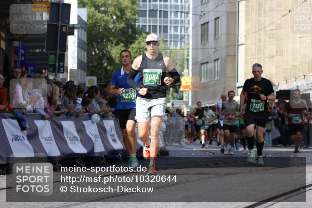 13.09.2026 - 21. swb-Marathon Bremen Strokosch-Dieckow http://msf.ph/oto/10320644 13.09.2026 13:08:34 Ziel 678, 1335, 1696, 2098, 2266, 2844, 3808, 4247, 5594, 8655, 9582, 715, 3110, 3276, 4033, 5377, 6842, 7064, 7121, 8555, 9240, 9411, 9702 meine-sportfotos.de