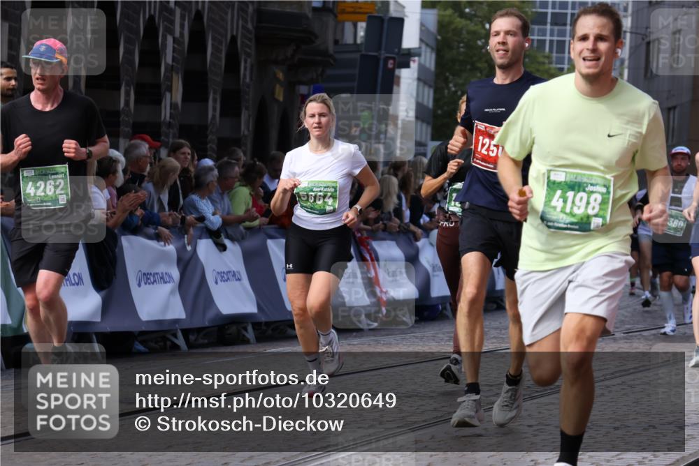 13.09.2026 - 21. swb-Marathon Bremen Strokosch-Dieckow http://msf.ph/oto/10320649 13.09.2026 13:24:44 Ziel 789, 790, 1250, 2295, 2491, 3375, 3994, 4000, 4559, 5572, 5668, 5669, 5928, 5929, 5953, 6080, 7069, 7081, 7156, 7568, 8310, 8415, 8784, 8881, 9264, 9573, 9676, 9916, 10069, 10071, 972, 2761, 3015, 4113, 4198, 4262, 4973, 5664, 6079, 6360, 6544, 6807, 6943, 7409, 7854, 8853, 9152, 10103 meine-sportfotos.de