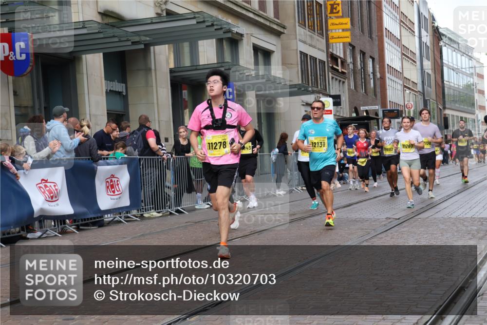13.09.2026 - 21. swb-Marathon Bremen Strokosch-Dieckow http://msf.ph/oto/10320703 13.09.2026 10:58:50 Ziel 10383, 10415, 10427, 10477, 10492, 10668, 10787, 10843, 11034, 11086, 11125, 11267, 11278, 11301, 11302, 11500, 11602, 11913, 12015, 12118, 12127, 12130, 12131, 12200, 12271, 12297, 12537, 12541, 10254, 10485, 10794, 10832, 10878, 10879, 10948, 11030, 11189, 11228, 11384, 11488, 11743, 11955, 12130, 12176, 12180, 12237, 12320, 12414, 12499, 12505 meine-sportfotos.de