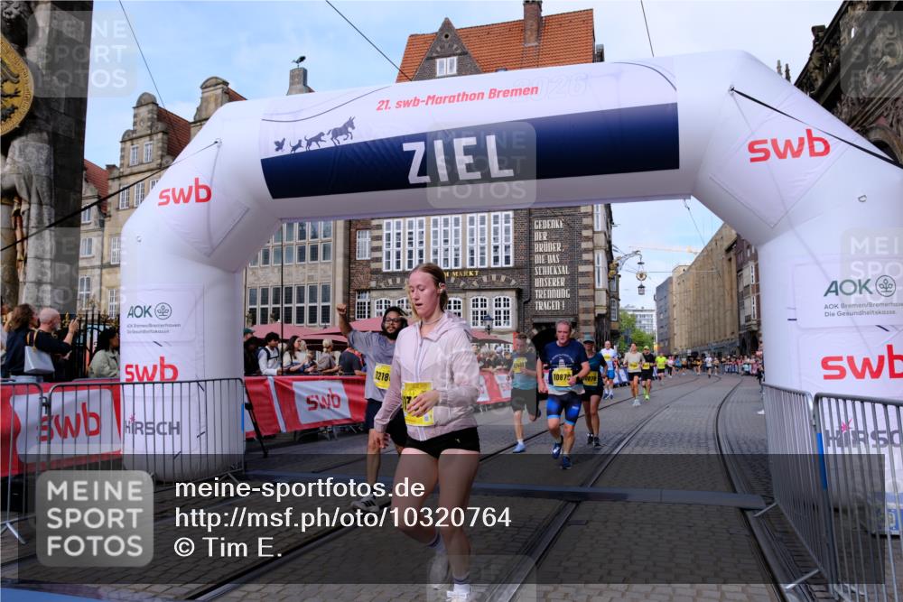 13.09.2026 - 21. swb-Marathon Bremen Tim E. http://msf.ph/oto/10320764 13.09.2026 10:58:47 Ziel 10878, 10879, 11004, 11030, 11152, 11189, 11202, 11384, 11403, 11455, 11686, 11750, 11906, 11953, 11955, 12092, 12180, 12237, 12320, 12499, 12505, 12518 meine-sportfotos.de
