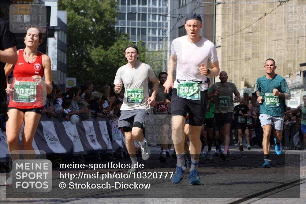 13.09.2026 - 21. swb-Marathon Bremen Strokosch-Dieckow http://msf.ph/oto/10320777 13.09.2026 13:08:38 Ziel 339, 678, 1335, 1696, 2098, 2266, 2844, 3808, 4247, 5594, 8655, 9582, 3110, 3276, 3330, 4033, 5377, 5517, 6842, 6906, 7121, 8555, 9240, 9411, 9702, 9867, 9906 meine-sportfotos.de
