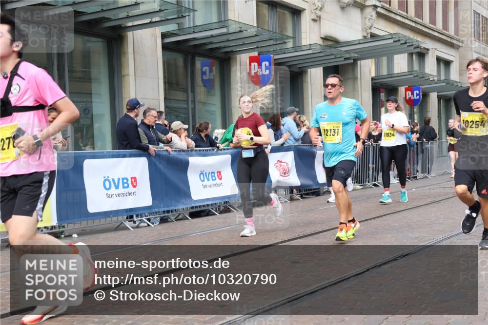 13.09.2026 - 21. swb-Marathon Bremen Strokosch-Dieckow http://msf.ph/oto/10320790 13.09.2026 10:58:52 Ziel 10383, 10415, 10427, 10477, 10492, 10668, 10843, 11034, 11086, 11125, 11267, 11301, 11302, 11500, 11602, 11913, 12015, 12118, 12127, 12131, 12200, 12267, 12271, 12297, 12537, 12541, 10254, 10485, 10787, 10794, 10832, 10878, 10879, 10948, 11030, 11189, 11228, 11267, 11278, 11488, 11743, 11955, 12130, 12176, 12237, 12320, 12414, 12499, 12505 meine-sportfotos.de