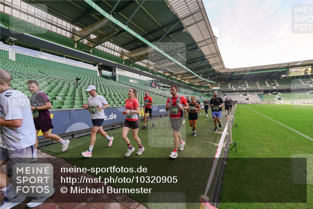 13.09.2026 - 21. swb-Marathon Bremen Michael Burmester http://msf.ph/oto/10320905 13.09.2026 13:20:43 Laufen im Stadion 333, 423, 464, 512, 620, 704, 782, 938, 1066, 1129, 1156, 1158, 1177, 1316, 1409, 1439, 1446, 1676, 1697, 1756, 1808, 1815, 1846, 1916, 2010, 2028, 2064, 2139, 2201, 2240, 2258, 2278, 2315, 2349, 2394, 2395, 2414, 2417, 2437, 2501, 2519, 2533, 2551, 2588, 2626, 2689, 2694, 2695, 2702, 2703, 2722, 2736, 2756, 2793, 2828, 2886, 2954, 3004, 3010, 3017, 3018, 3035, 3036, 3037, 3059, 3070, 3074, 3102, 3116, 3139, 3144, 3243, 3263, 3264, 3310, 3315 meine-sportfotos.de