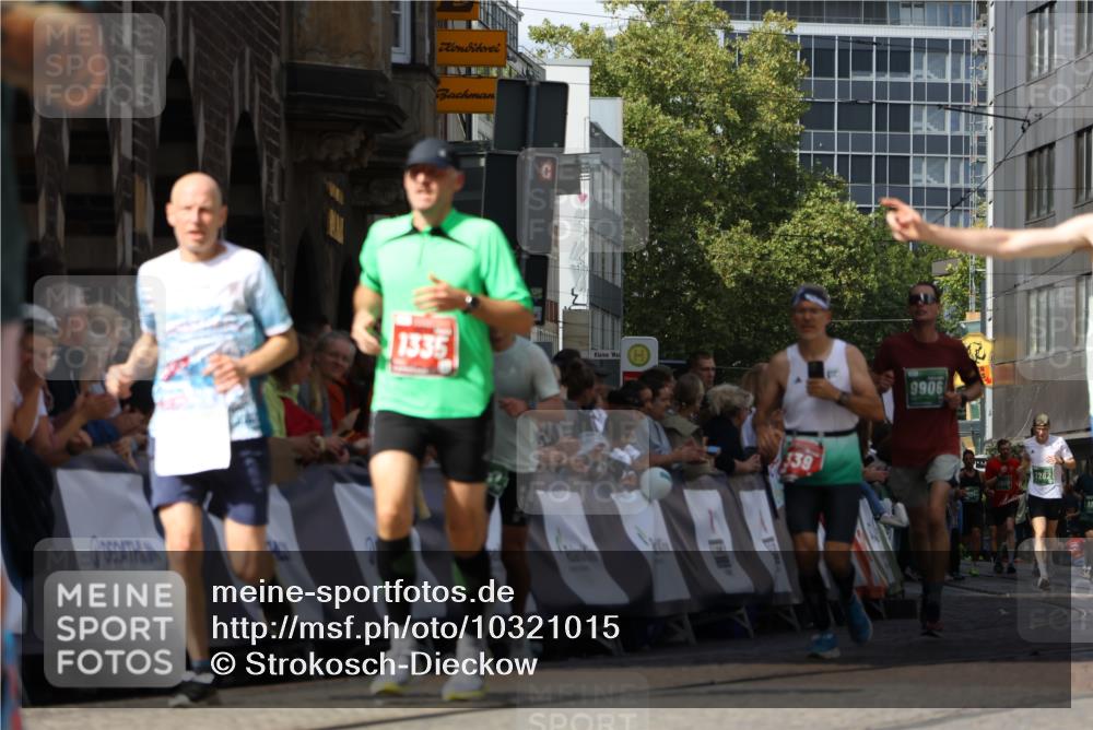 13.09.2026 - 21. swb-Marathon Bremen Strokosch-Dieckow http://msf.ph/oto/10321015 13.09.2026 13:08:45 Ziel 339, 678, 1335, 1696, 3808, 4082, 4247, 4888, 5424, 5594, 8655, 9084, 9582, 1925, 3110, 3330, 4384, 5517, 5636, 5696, 6906, 9240, 9867, 9906, 9911 meine-sportfotos.de