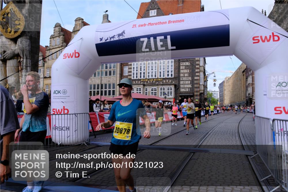 13.09.2026 - 21. swb-Marathon Bremen Tim E. http://msf.ph/oto/10321023 13.09.2026 10:58:50 Ziel 10878, 10879, 11004, 11030, 11152, 11189, 11384, 11403, 11455, 11686, 11750, 11953, 11955, 12180, 12237, 12320, 12499, 12505, 12518 meine-sportfotos.de