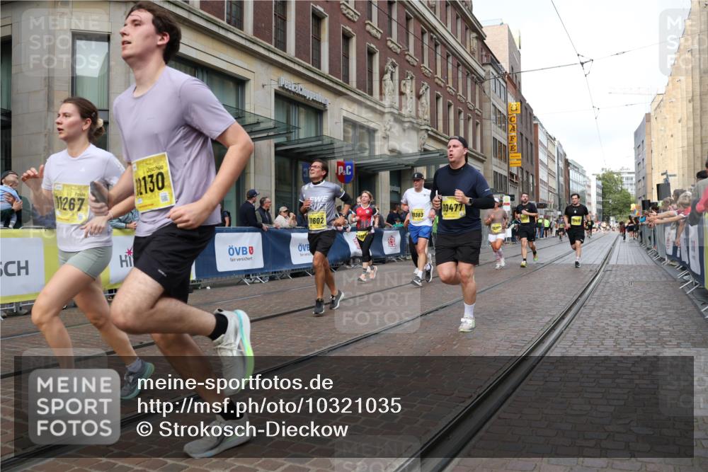 13.09.2026 - 21. swb-Marathon Bremen Strokosch-Dieckow http://msf.ph/oto/10321035 13.09.2026 10:58:55 Ziel 10377, 10383, 10415, 10427, 10477, 10492, 10668, 10843, 11034, 11086, 11125, 11301, 11302, 11500, 11602, 11873, 11913, 12015, 12118, 12127, 12200, 12267, 12297, 12537, 12541, 10254, 10383, 10485, 10787, 10794, 10832, 10843, 10948, 11030, 11034, 11189, 11228, 11267, 11278, 11488, 11743, 11955, 12130, 12131, 12176, 12237, 12271, 12320, 12414, 12505 meine-sportfotos.de
